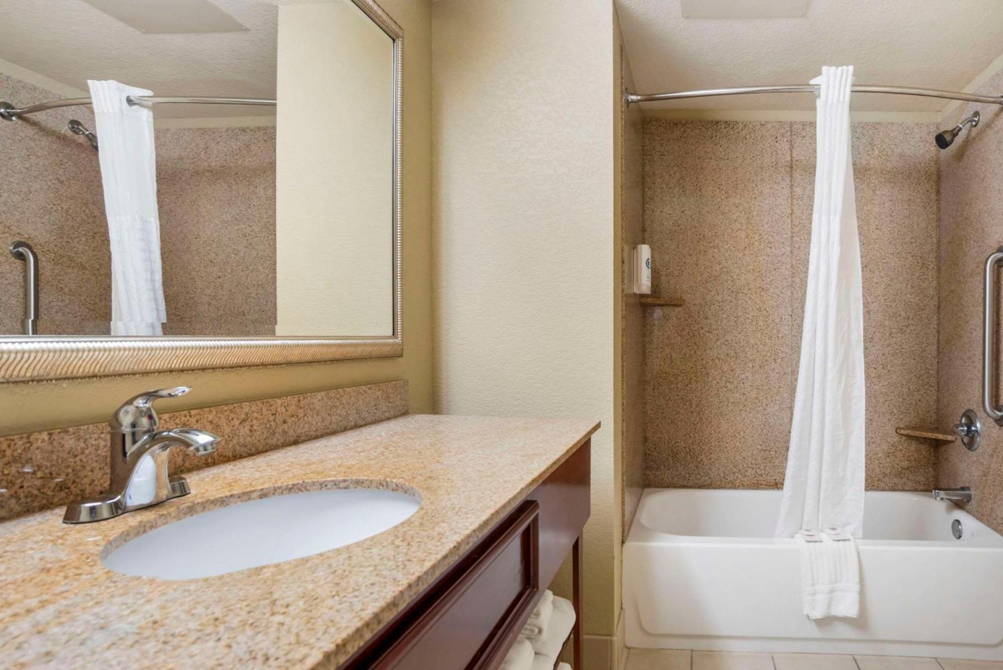 Comfort Inn & Suites Daphne Spanish Fort - Mobile East Экстерьер фото